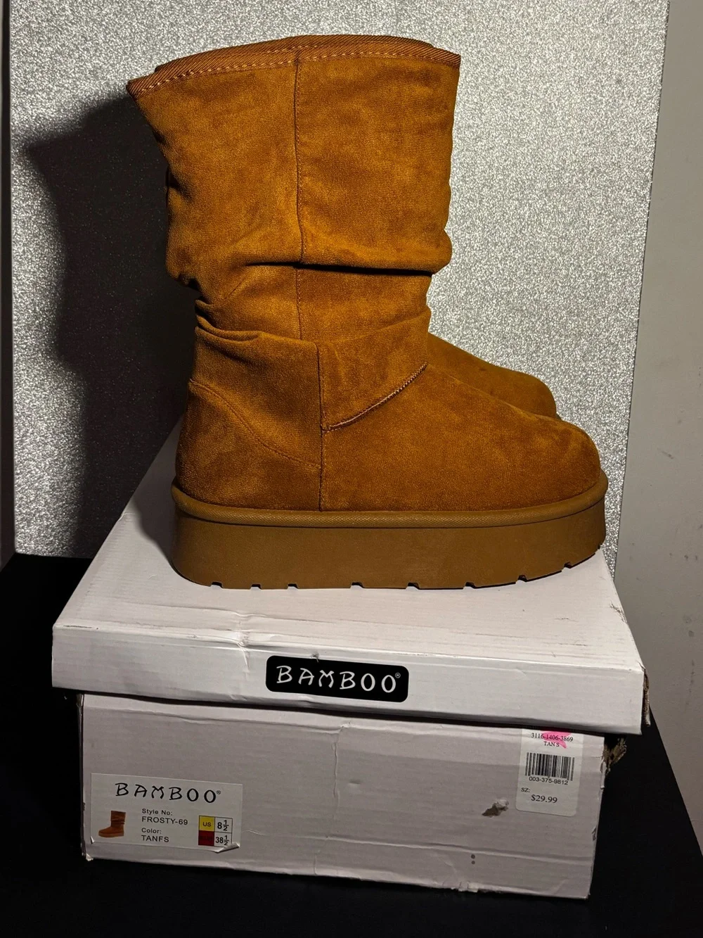 BRAND NEW Brown Winter Boots With Platformed Bottoms🤎perfect for cold weather!